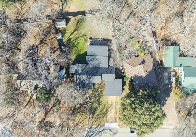 Photo 3 of Single family home for sale at 1413 Ferris Ave, Waxahachie, TX 75165 | MLS# 21129542 | Listing updated on 2026-09-23
