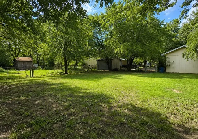 Photo 3 of Sale Pending at 511 Rogers Rd, Newark, TX 76071 | MLS# 21129582 | Listing updated on 2026-07-16