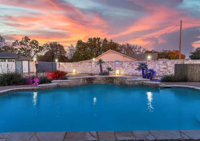 Photo 3 of Single family home for sale at 2801 Weylene Paseo, Granbury, TX 76049 | MLS# 21129412 | Listing updated on 2026-08-22