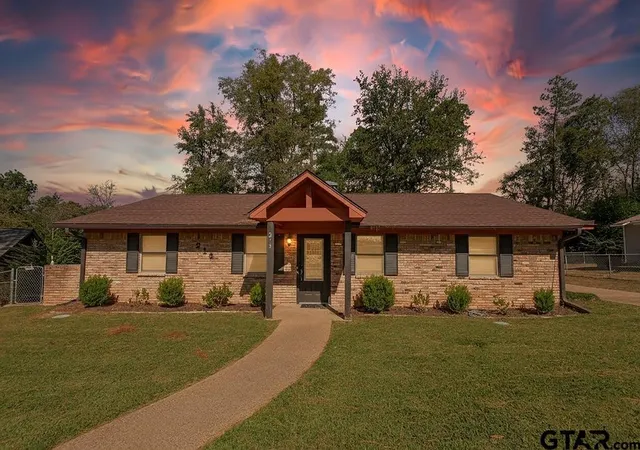 Homes for sale in Hideaway, TX | 213 Treetop Ln, Hideaway, TX 75771 | MLS# 21130271