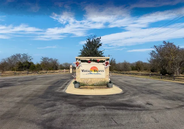 Homes for sale in East Tawakoni, TX | 723 Vintage Shores Dr, East Tawakoni, TX 75472 | MLS# 21130392
