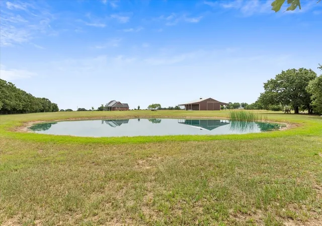 Homes for sale in Groesbeck, TX | 445 W Lcr 424, Groesbeck, TX 76642 | MLS# 21121557