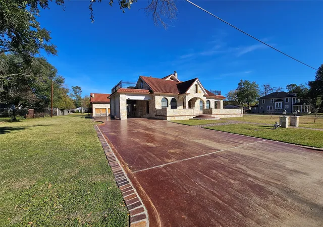 Homes for sale in Groesbeck, TX | 511 E Farrar St, Groesbeck, TX 76642 | MLS# 21130475