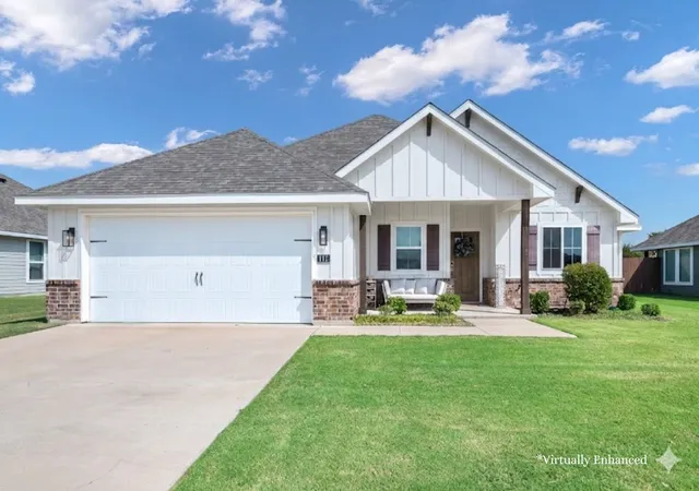 Homes for sale in Gainesville, TX | 117 Mustang Dr, Gainesville, TX 76240 | MLS# 21125596