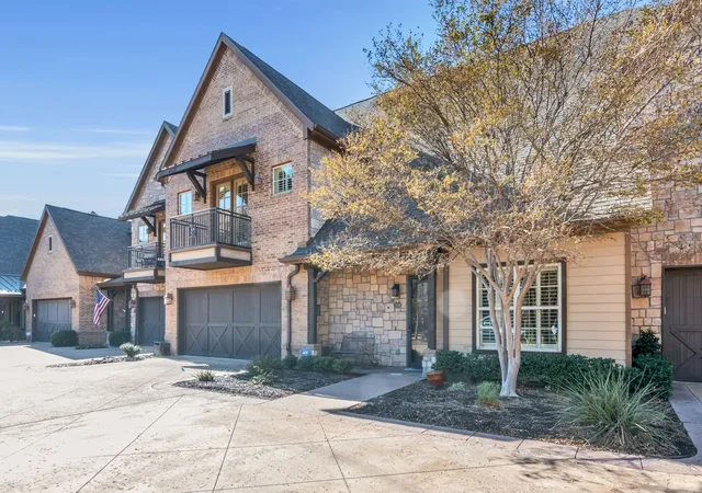 Photo 3 of Sale Pending at 332 Watermere Dr, Southlake, TX 76092 | MLS# 21117146 | Listing updated on 2026-08-26