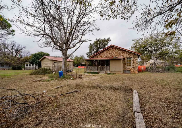 Homes for sale in Haskell, TX | 1104 N Avenue Avenue E, Haskell, TX 79521 | MLS# 21131184