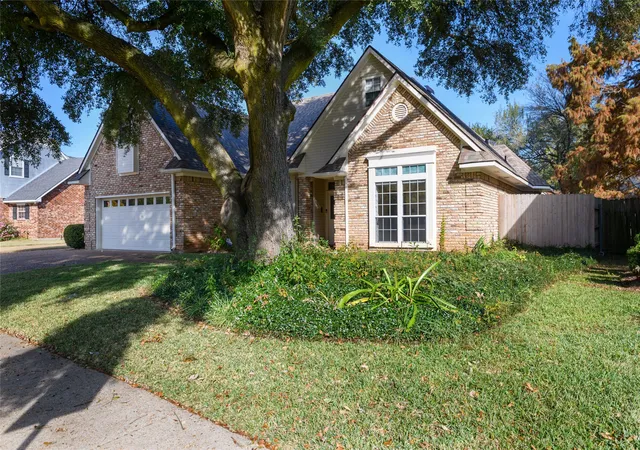 3rd image of 1341 Whitehall Dr, Bossier City, LA 71112 | MLS# 21129032