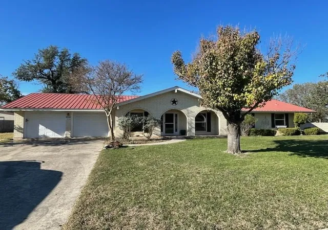 Homes for sale in Lampasas, TX | 104 Skipcha Trl, Lampasas, TX 76550 | MLS# 21131277