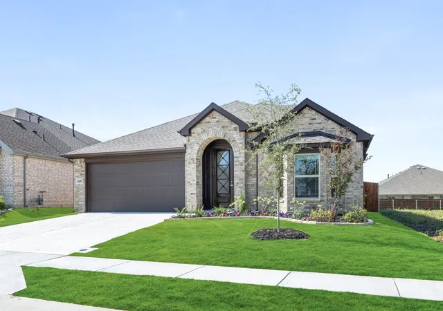Photo 3 of Sale Pending at 1040 Nighthawk Trl, Alvarado, TX 76009 | MLS# 21125805 | Listing updated on 2026-09-17