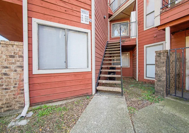 Homes for sale in Dallas, TX | 9827 Walnut St #210, Dallas, TX 75243 | MLS# 21130823