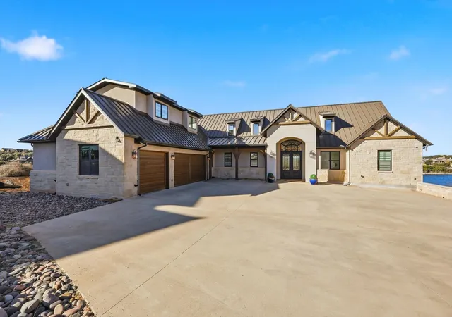 Homes for sale in Strawn, TX | 7105 W Hells Gate Dr, Strawn, TX 76475 | MLS# 21129905