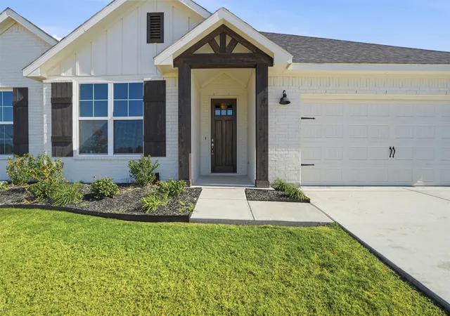 Homes for sale in Godley, TX | 11712 Blackfoot Ct, Godley, TX 76044 | MLS# 21129986