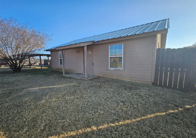 Homes for sale in Bridgeport, TX | 137 Wesley Ln, Bridgeport, TX 76426 | MLS# 21129833
