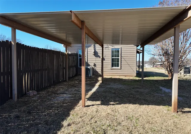 Homes for sale in Bridgeport, TX | 137 Wesley Ln, Bridgeport, TX 76426 | MLS# 21129833