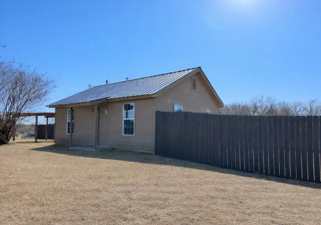 Homes for sale in Bridgeport, TX | 137 Wesley Ln, Bridgeport, TX 76426 | MLS# 21129833