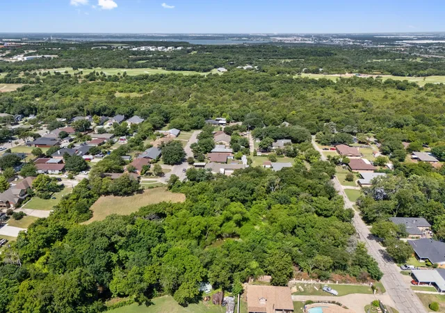 3rd image of 1 Ott Cir, Cockrell Hill, TX 75211 | MLS# 21132602