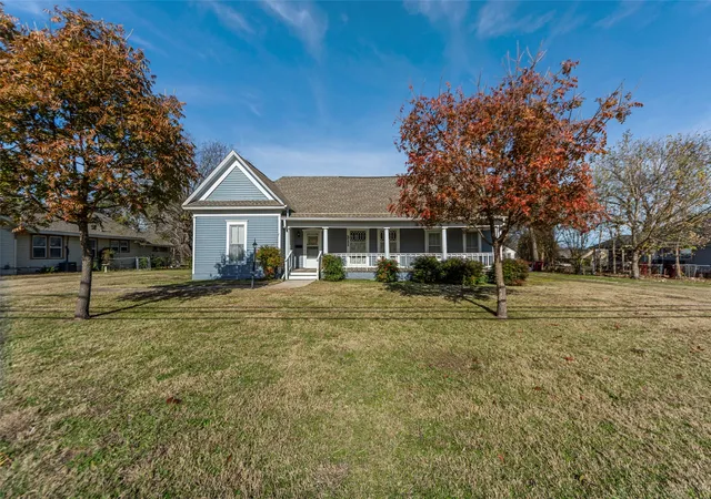 Photo 2 of Sale Pending at 311 Summit St, Farmersville, TX 75442 | MLS# 21131171 | Listing updated on 2026-08-18