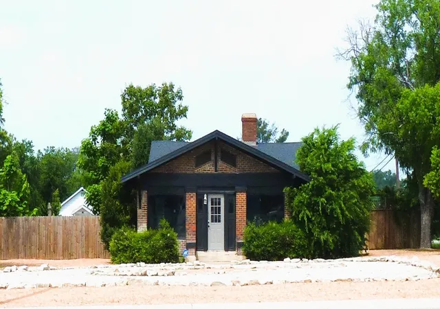 Photo 1 of Single family home for sale at 617 N Bridge, Brady, TX 76825 | MLS# 21132994 | Listing updated on 2026-08-24