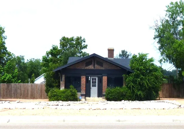 Photo 2 of Single family home for sale at 617 N Bridge, Brady, TX 76825 | MLS# 21132994 | Listing updated on 2026-08-24