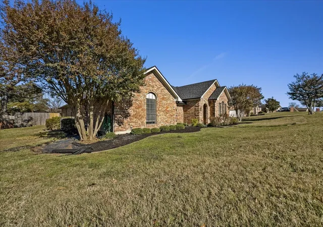 Homes for sale in De Soto, TX | 1821 Montauk Way, De Soto, TX 75115 | MLS# 21125305
