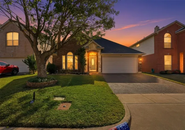 Photo 2 of Sale Pending at 4525 Lodestone Ln, Fort Worth, TX 76123 | MLS# 21132920 | Listing updated on 2026-08-24
