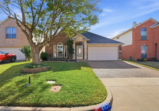 Photo 3 of Sale Pending at 4525 Lodestone Ln, Fort Worth, TX 76123 | MLS# 21132920 | Listing updated on 2026-08-24
