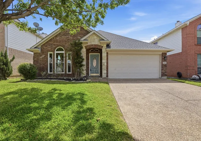 Photo 3 of Sale Pending at 4525 Lodestone Ln, Fort Worth, TX 76123 | MLS# 21132920 | Listing updated on 2026-08-24