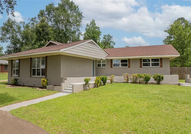 Homes for sale in Hughes Springs, TX | 812 E 1st, Hughes Springs, TX 75656 | MLS# 21133748