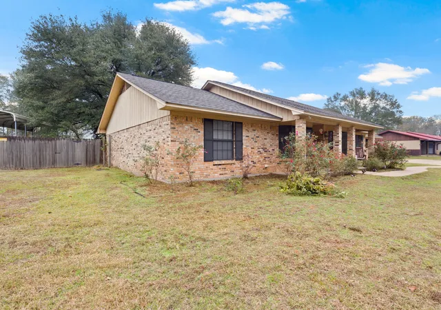 Homes for sale in Pittsburg, TX | 195 County Road 4164, Pittsburg, TX 75686 | MLS# 21133813