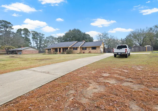 Homes for sale in Pittsburg, TX | 195 County Road 4164, Pittsburg, TX 75686 | MLS# 21133813