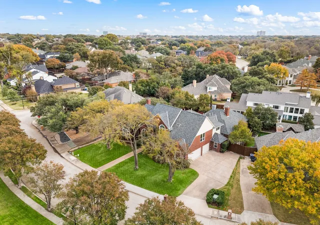 Photo 2 of Sale Pending at 5608 Brushy Creek Trl, Dallas, TX 75252 | MLS# 21128503 | Listing updated on 2026-01-10