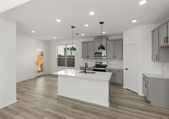 Photo 4 of Sale Pending at 1625 Edgeway Dr, Aubrey, TX 76227 | MLS# 21133454 | Listing updated on 2026-07-06