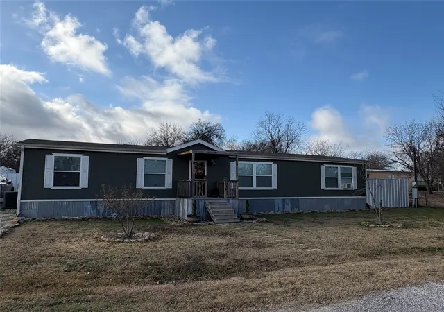 Homes for sale in Graford, TX | 204 W Eaton Ave, Graford, TX 76449 | MLS# 21133907