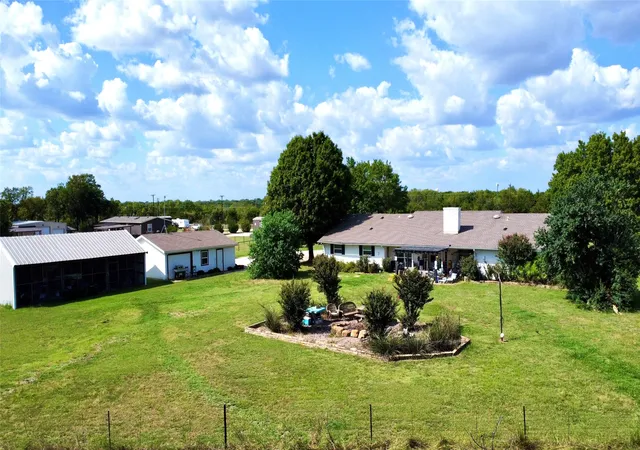 Photo 3 of Single family home for sale at 2252 County Road 342, Mc Kinney, TX 75071 | MLS# 21133947 | Listing updated on 2026-09-24