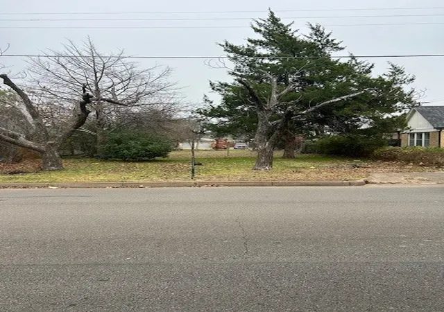 Photo 2 of Land for sale at 813 Prairie Ave, Cleburne, TX 76033 | MLS# 21133773 | Listing updated on 2026-08-27
