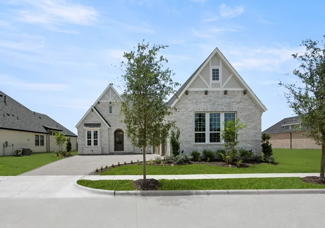 Photo 3 of Single family home for sale at 4718 Hawthorn Hills Ln, Arlington, TX 76005 | MLS# 21134619 | Listing updated on 2026-08-22