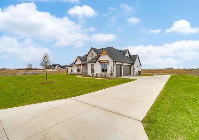 Photo 2 of Single family home for sale at 136 Lana Garden Way, Waxahachie, TX 75165 | MLS# 21134439 | Listing updated on 2026-08-17