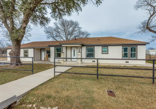 Photo 1 of Sale Pending at 817 Stella Mae Dr, Burleson, TX 76028 | MLS# 21133977 | Listing updated on 2026-07-20
