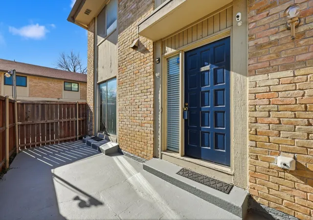 Photo 2 of Condo for sale at 2624 Custer Pkwy #D, Richardson, TX 75080 | MLS# 21133140 | Listing updated on 2026-08-24