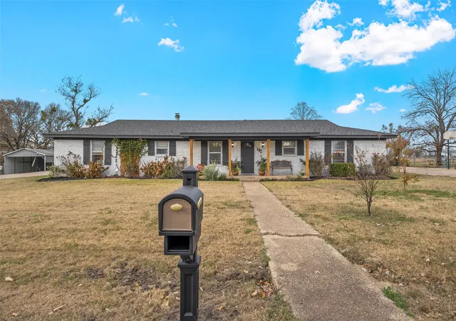 Photo 2 of Single family home for sale at 107 Woody Ray Dr, Elm Mott, TX 76640 | MLS# 21134519 | Listing updated on 2026-07-10
