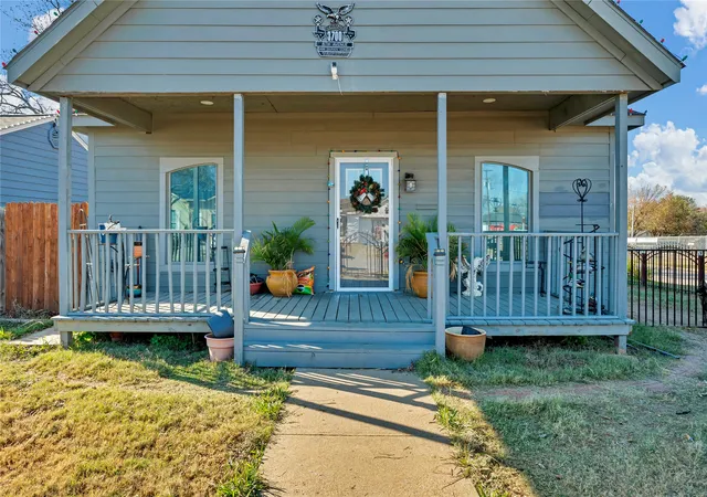 Homes for sale in Fort Worth, TX | 3700 8Th Ave, Fort Worth, TX 76110 | MLS# 21135256