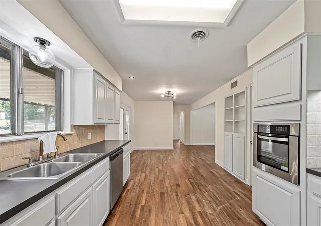 Photo 3 of Single family home for sale at 3463 Paint Trl, Fort Worth, TX 76116 | MLS# 21135563 | Listing updated on 2026-07-24