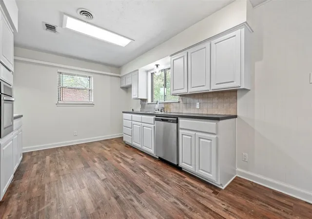 Photo 4 of Single family home for sale at 3463 Paint Trl, Fort Worth, TX 76116 | MLS# 21135563 | Listing updated on 2026-07-24