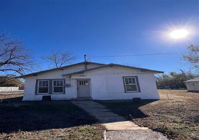 Photo 1 of Single family home for sale at 316 E 7th St, Coleman, TX 76834 | MLS# 21135701 | Listing updated on 2026-08-27