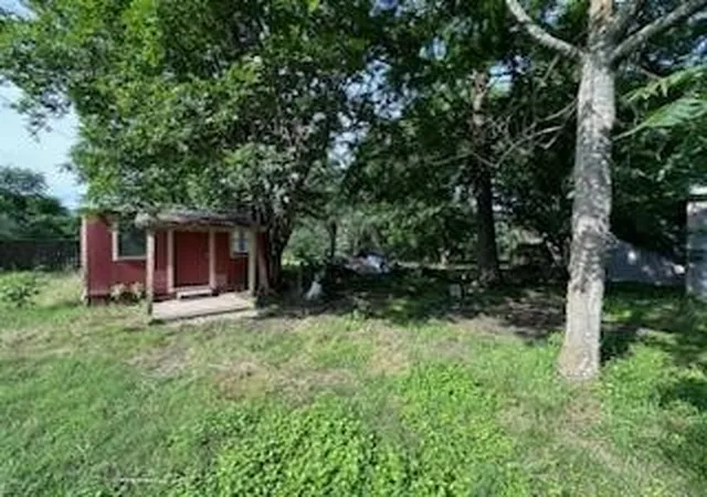 Photo 3 of Multi family home for sale at 129&131 N Dunbar Ln, Emory, TX 75440 | MLS# 21135772 | Listing updated on 2026-08-24