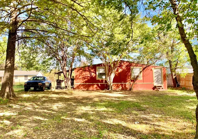Photo 3 of Multi family home for sale at 129&131 N Dunbar Ln, Emory, TX 75440 | MLS# 21135772 | Listing updated on 2026-08-24