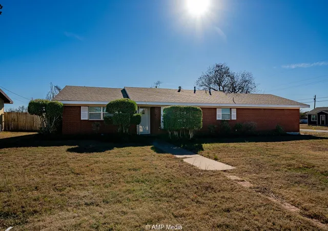 Homes for sale in Anson, TX | 1631 20th St, Anson, TX 79501 | MLS# 21134481