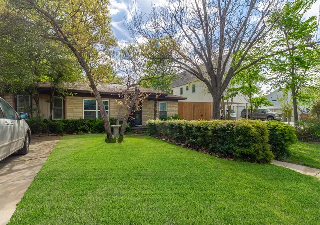 Photo 1 of Single family home for sale at 417 Athenia Dr, Fort Worth, TX 76114 | MLS# 21136219 | Listing updated on 2026-08-23