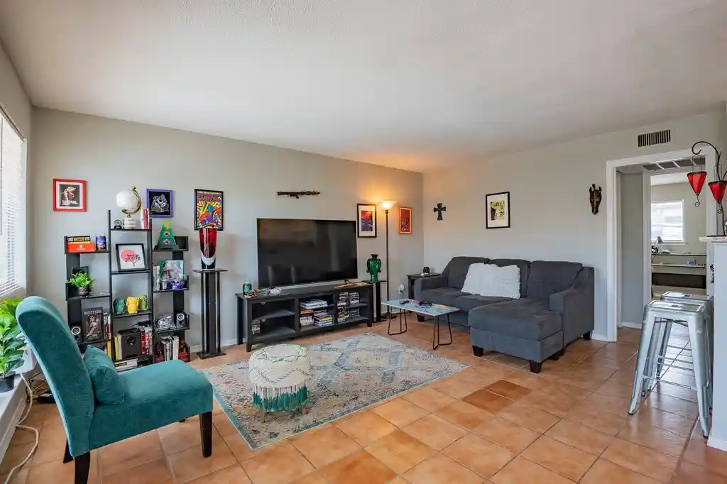 Listing Photo 1 - Condo for sale in 5000 Bowser Ave located at 5000 Bowser Ave, Dallas, TX 75209 - Unit #211