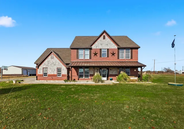 Photo 3 of Single family home for sale at 102 Van Meter Dr, Aurora, TX 76078 | MLS# 21136698 | Listing updated on 2026-07-17
